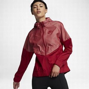 NWOT Nike Women’s Windrunner Red